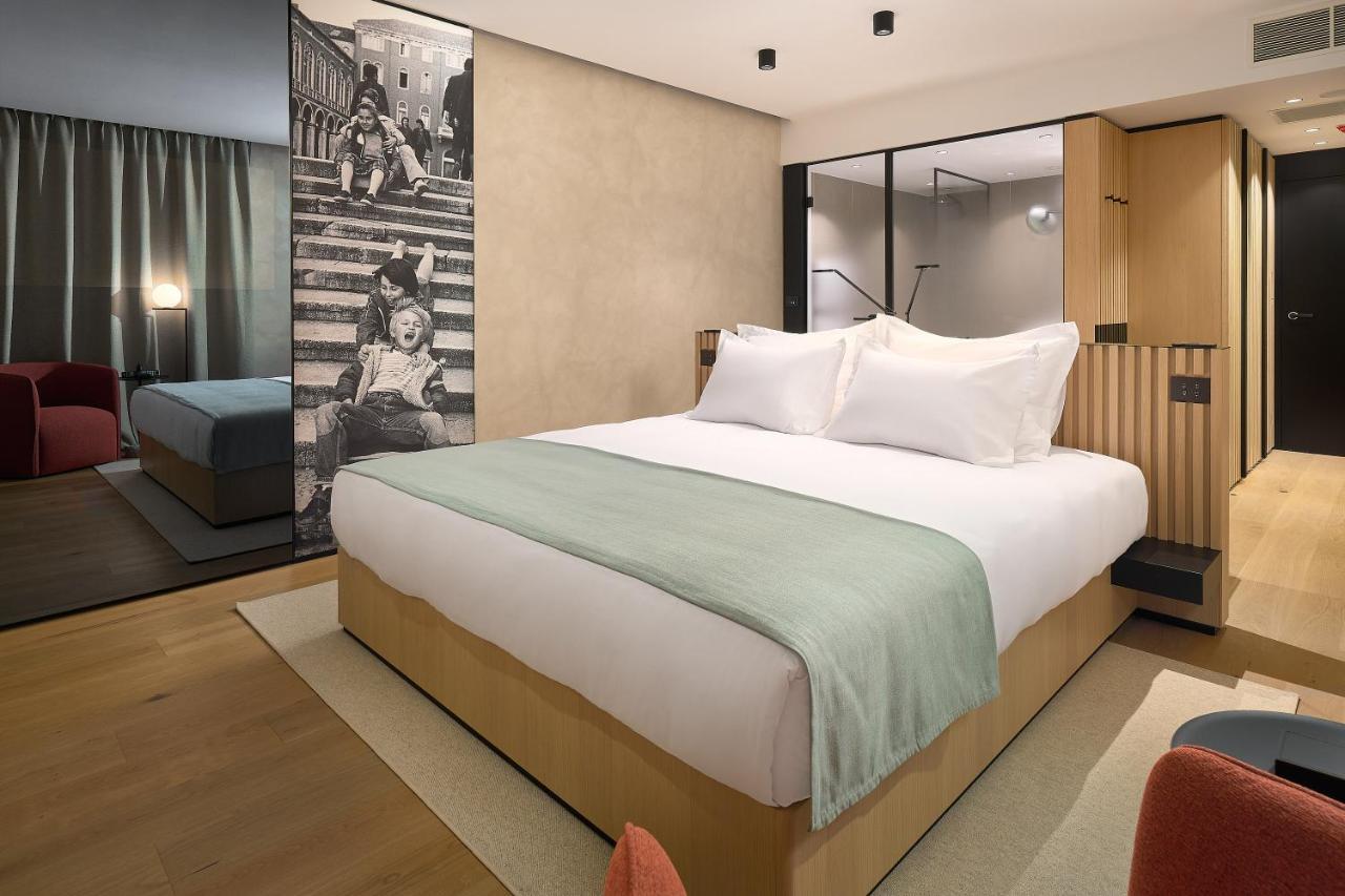 Hotel Ambasador Split Luaran gambar A bedroom at the hotel