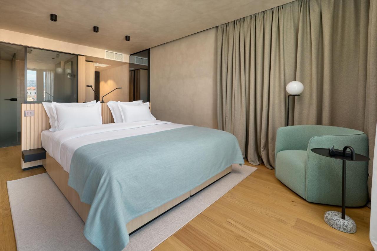 Hotel Ambasador Split Luaran gambar A room at the hotel