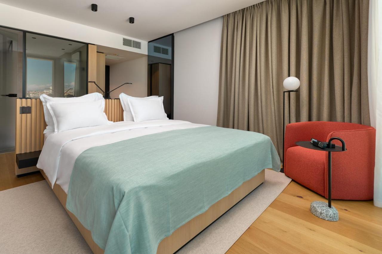 Hotel Ambasador Split Luaran gambar A bedroom at the Hotel